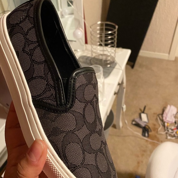 Women’s coach shoes - Picture 2 of 4